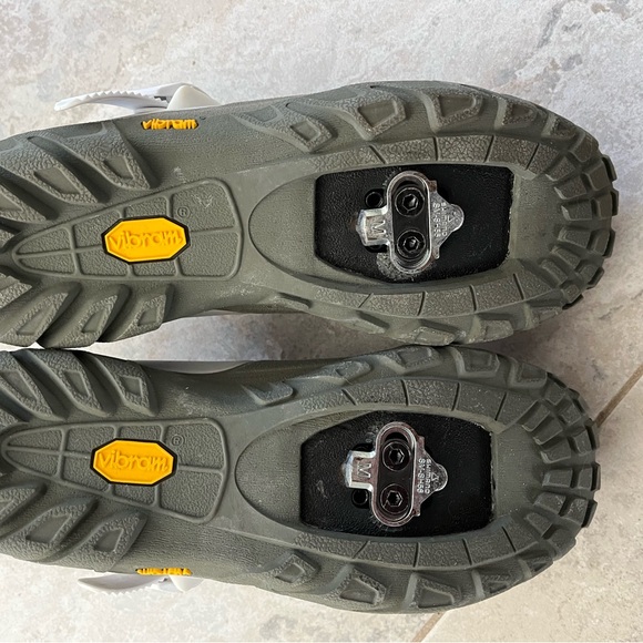 Giro Size 39 Cycling Shoes - Picture 3 of 3